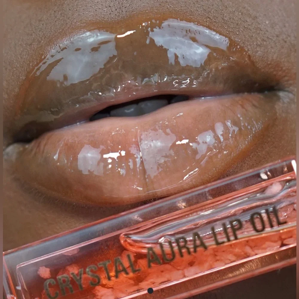 MAKEUP REVOLUTION Crystal Aura Lip Oil - ROSE QUARTZ